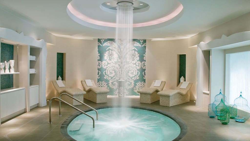 Eau Palm Beach Spa Pool